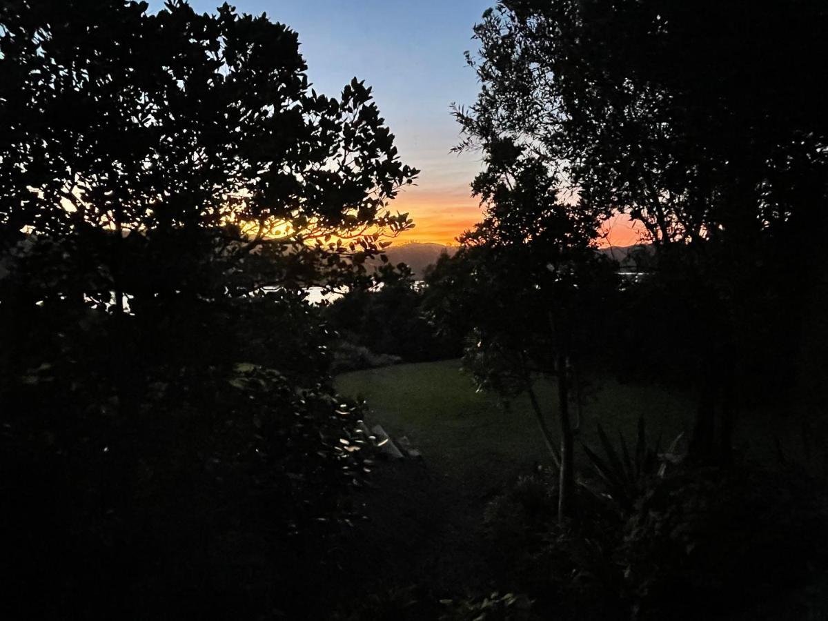 Moonriver Cottage, Prime Lagoon Views & Solar Power นิสนา ภายนอก รูปภาพ
